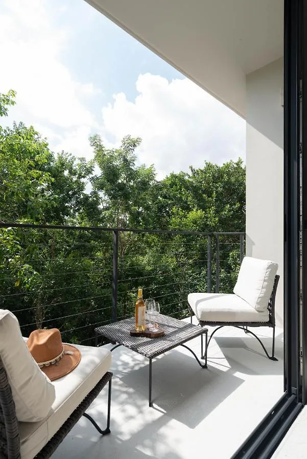 Stylish And Peaceful Jungle Studio At 525 Tulum